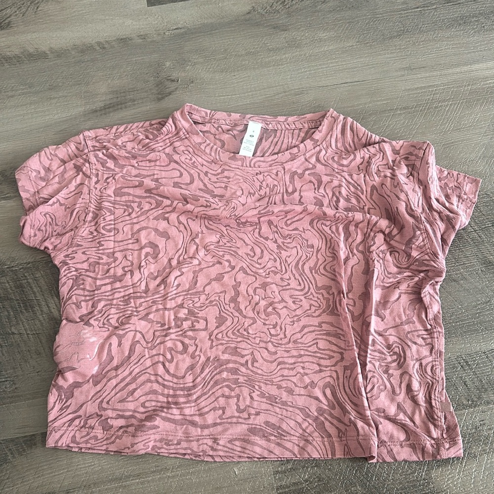 Lululemon cates tee veil